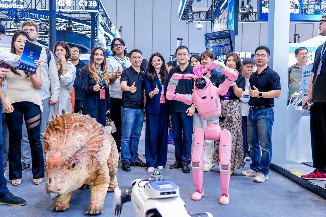 Na stoisku DOBOT: robot-dinozaur Sinoceratops